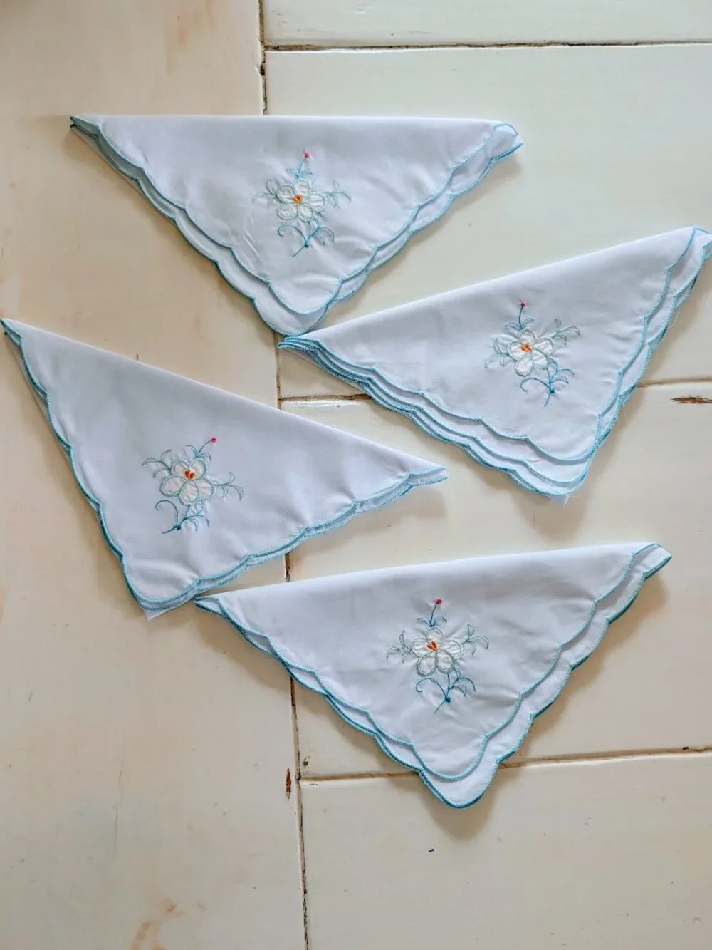 VTG Linen Placemats & Napkins Set 4 Blue Floral Embroidered Cottage Farmhouse